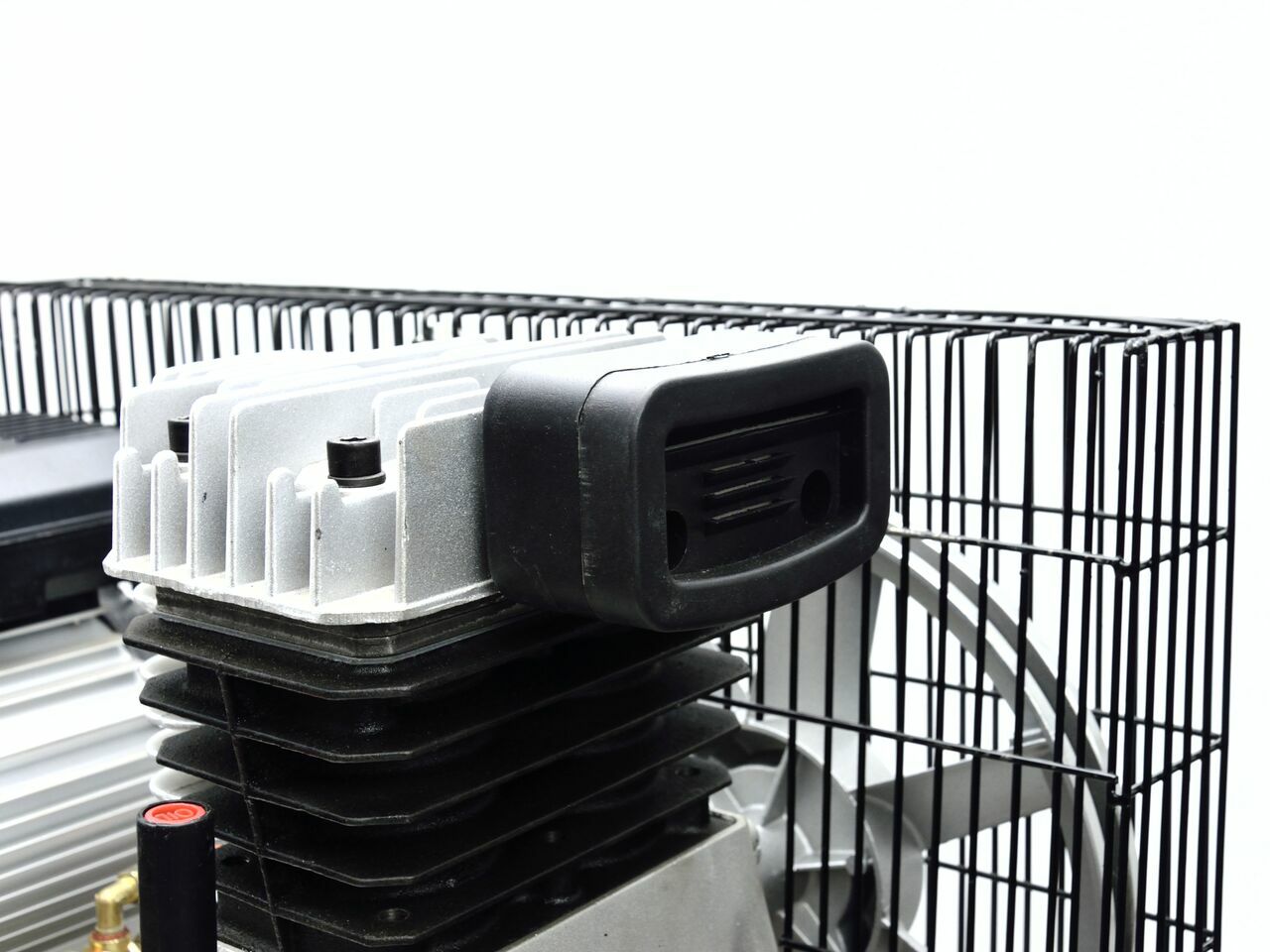 Compresor 100L tip Z 2kW 390l/min, GEKO G80303