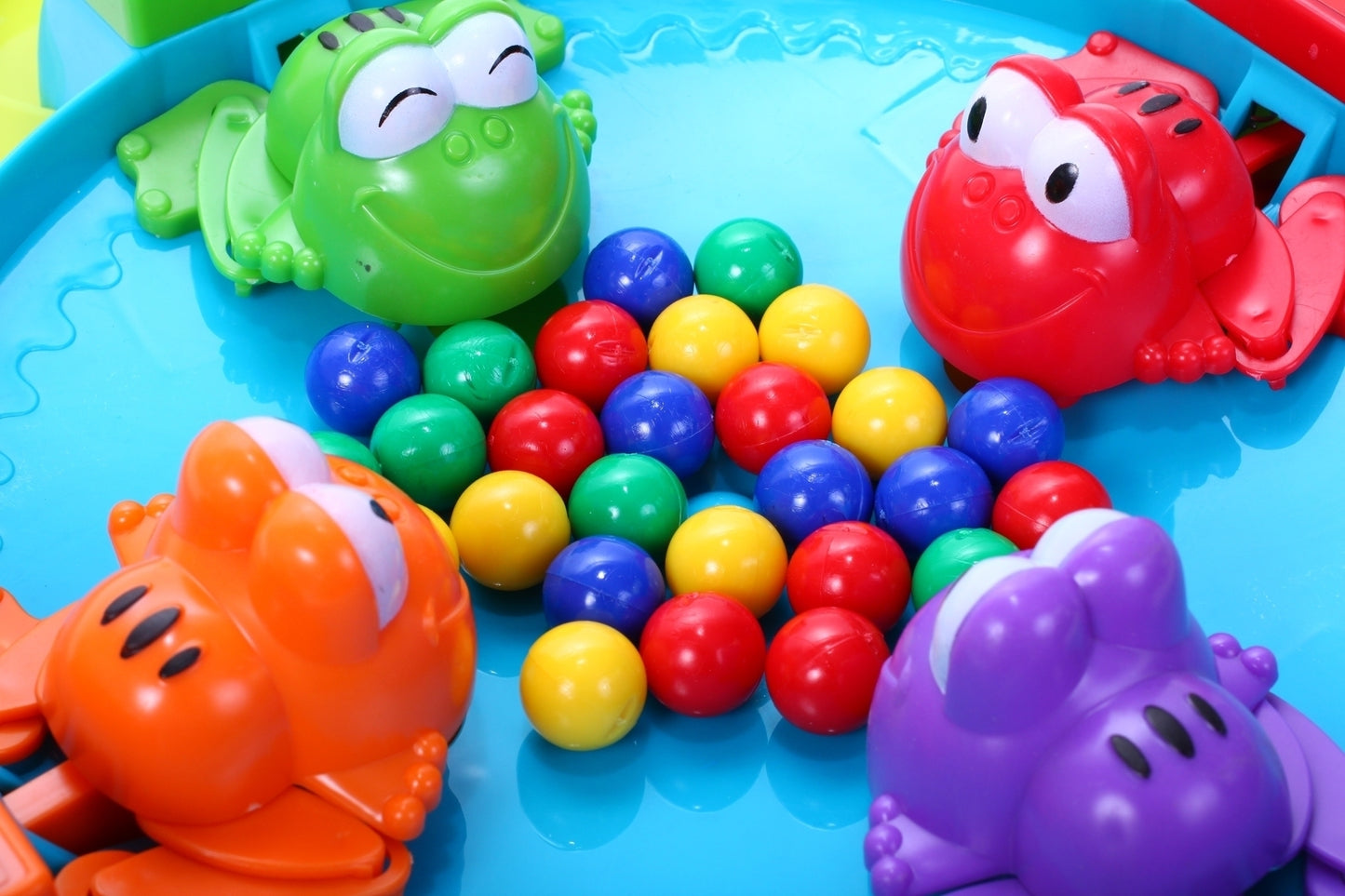 Joc hranirea broscutelor cu 4 jucatori, MalPlay 100773