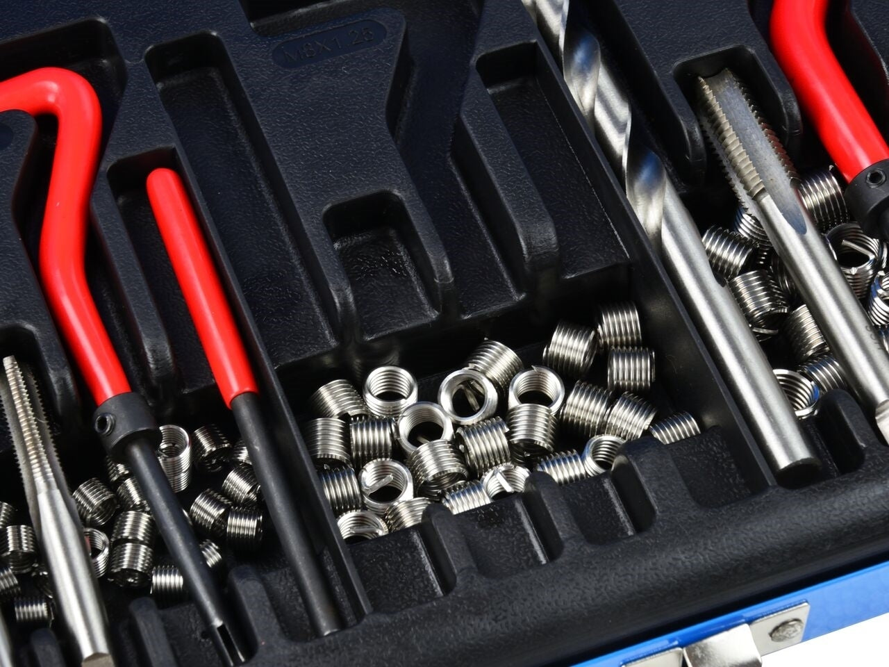 Trusa de reparare filete stricate M5-M12, 131 piese, Geko G02790