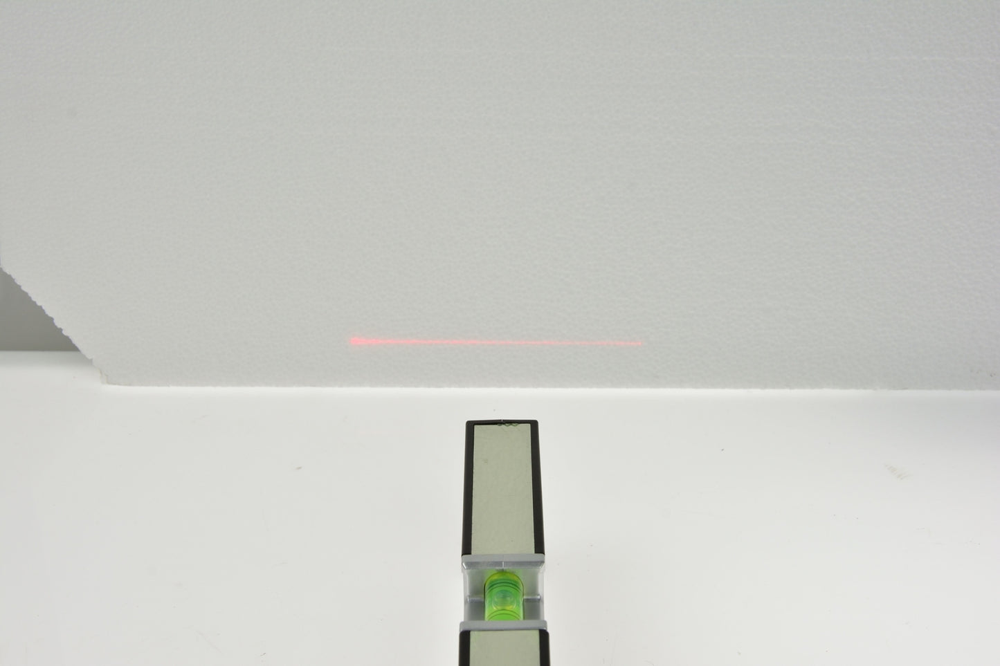 Nivela multifunctionala cu laser 1,5m GEKO G03311