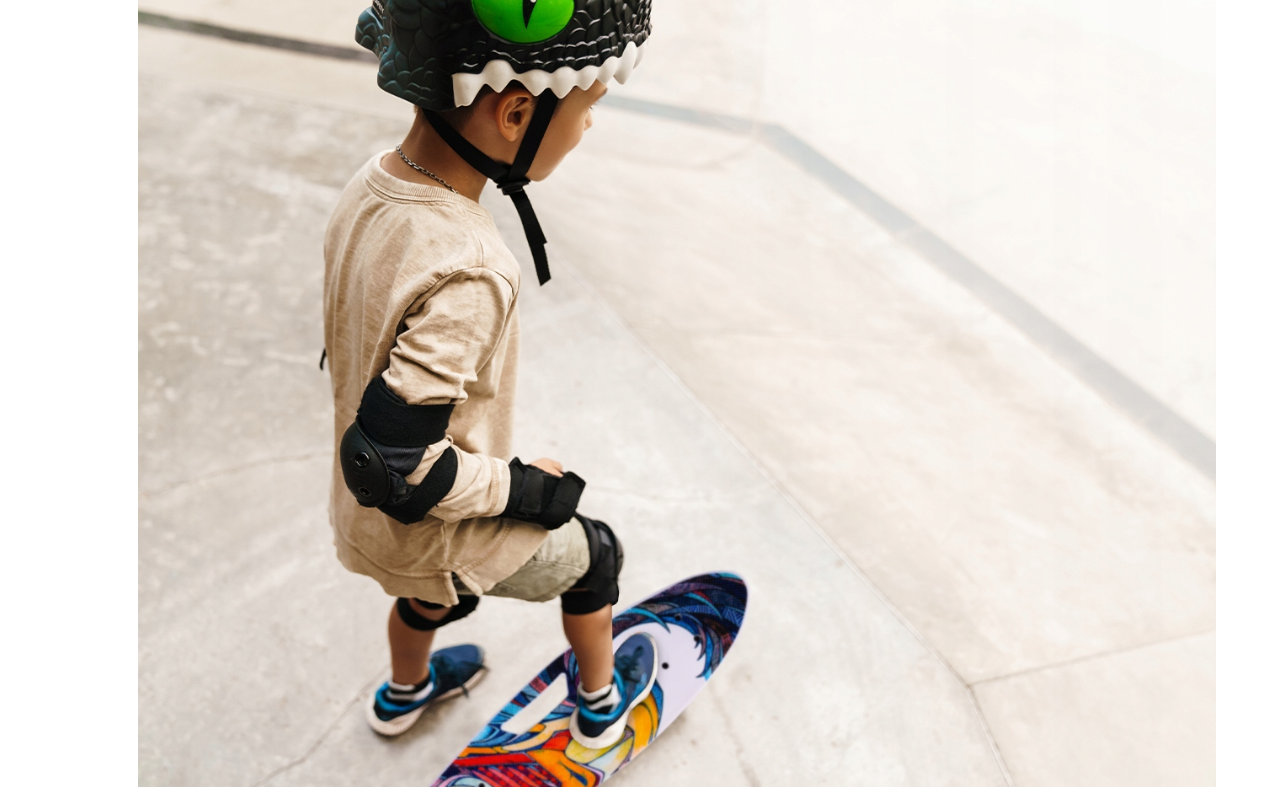 Skateboard cu roti luminoase, multicolor, MalPlay 111644