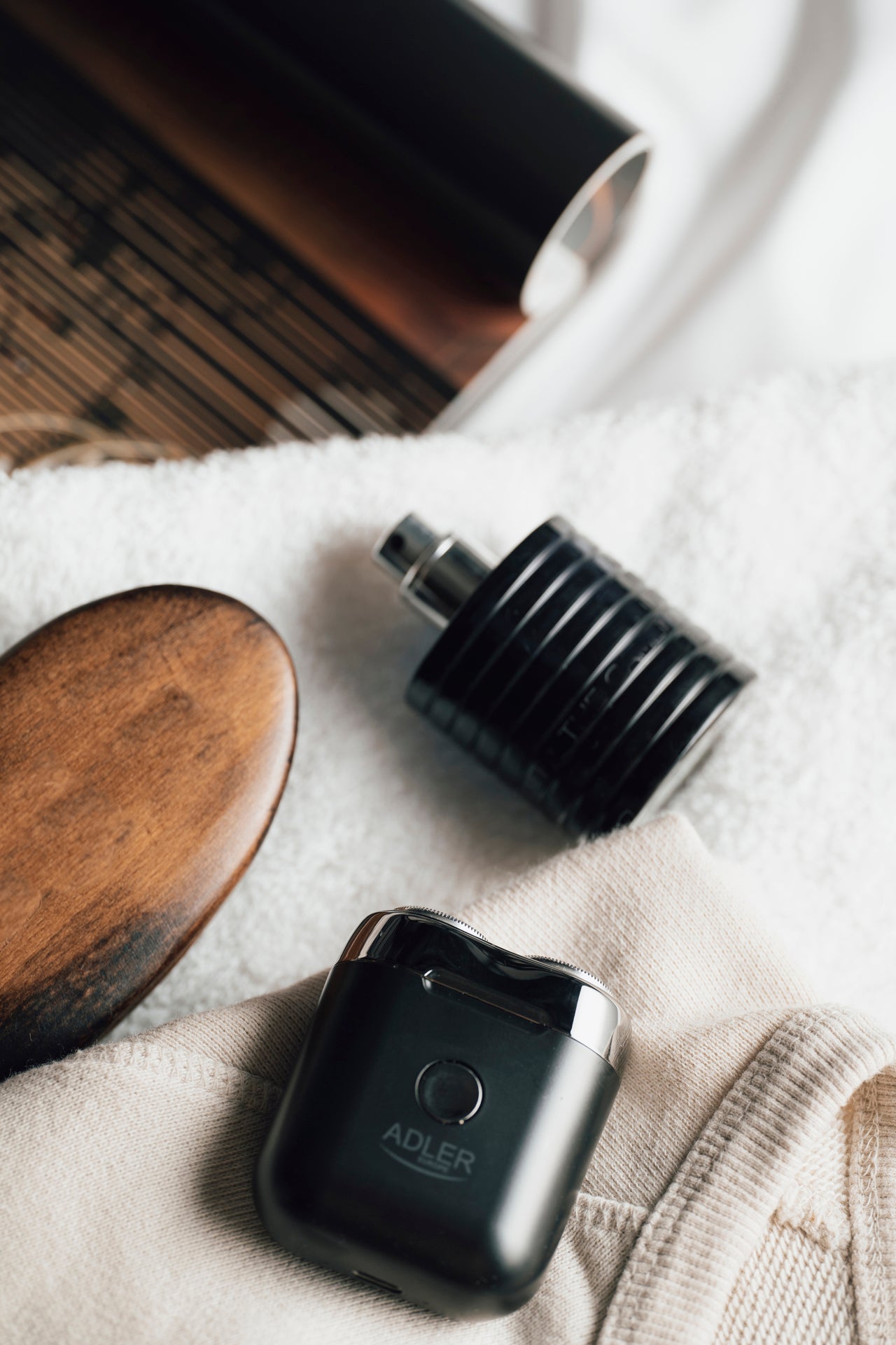 Mini aparat de ras fara fir, 250 mAh, negru / inox, Adler AD2936