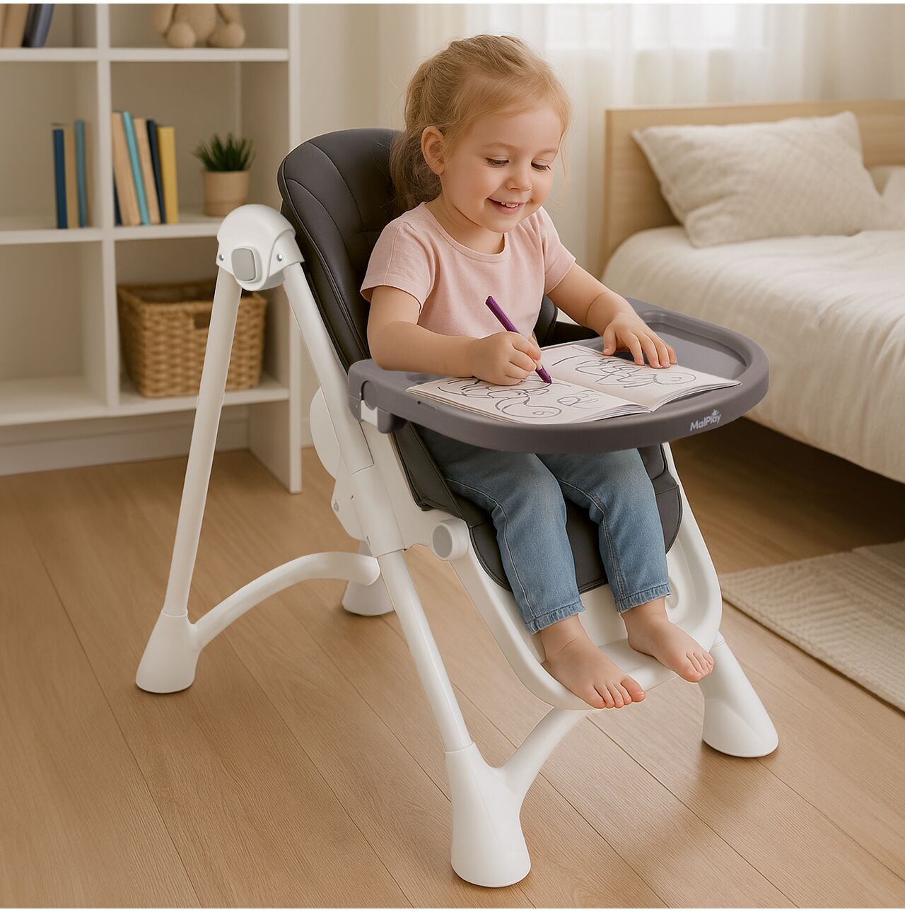 Scaun inalt pliabil pentru hranire cu roti, alb / gri, MalPlay 113159