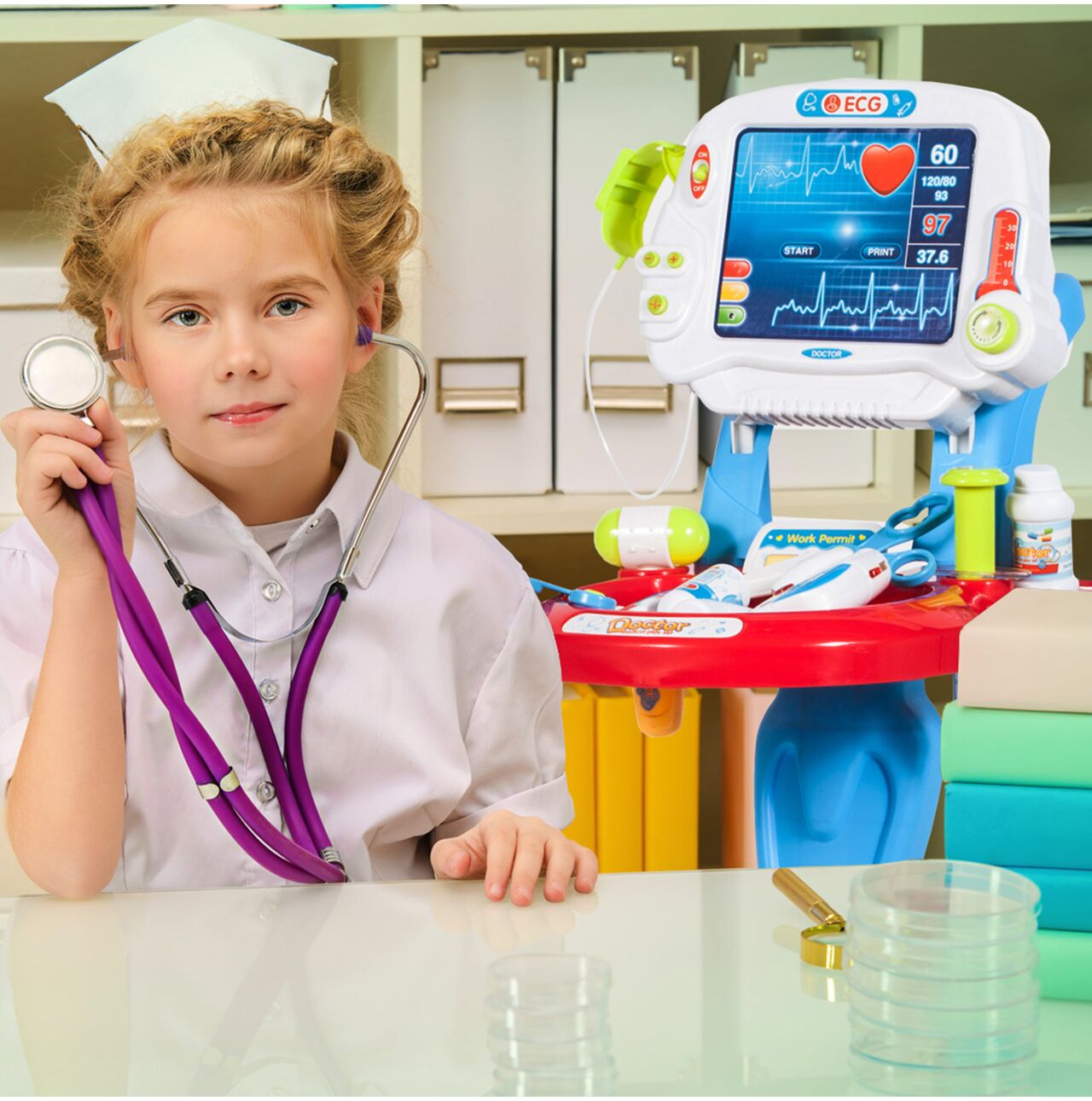 Set medical Little Doctor cu carucior mobil, 17 piese, albastru, MalPlay 104521