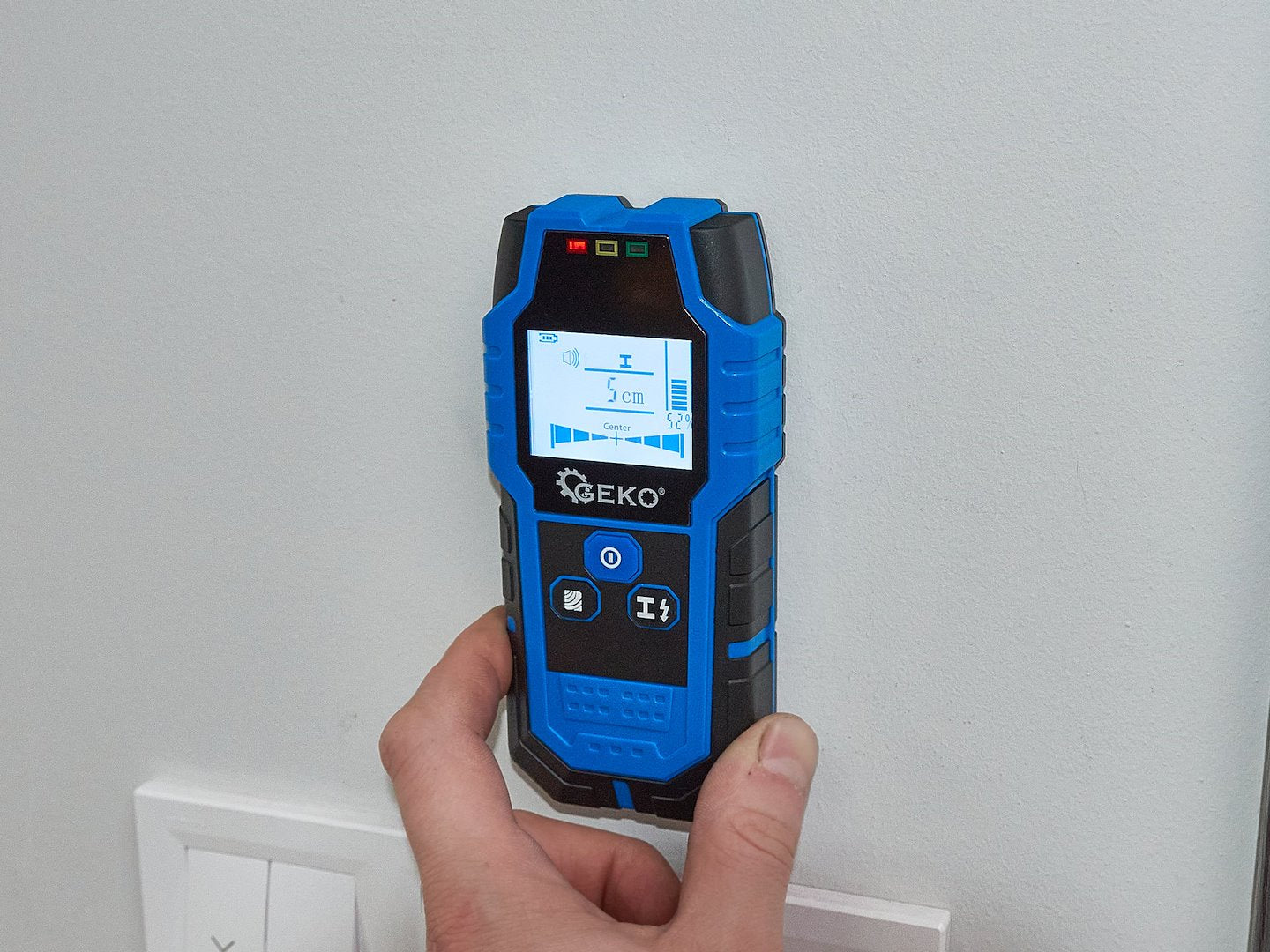 Detector multifunctional pentru instalatii electrice, Geko G03362